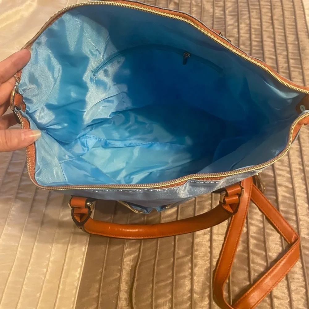 Satchel-NEW-Nylon Large Pocket Two front functional zippered pockets. Aqua Blue